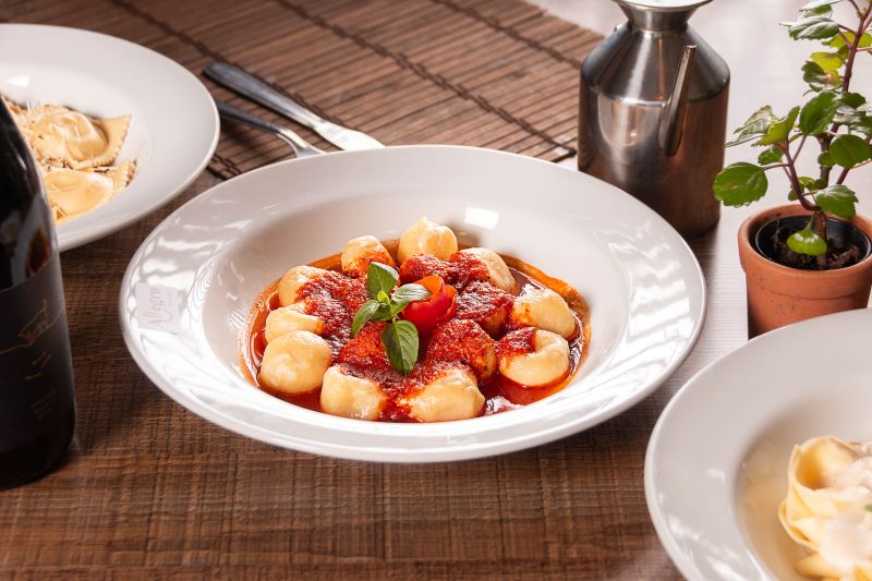 Gnocchi recheado com muçarela de búfala