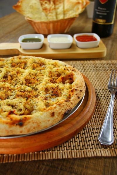 Pizza Pollo Con Catupiry